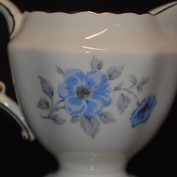 VTG Hammersley & Co Bone China Creamer Blue Floral - Picture 9 of 9